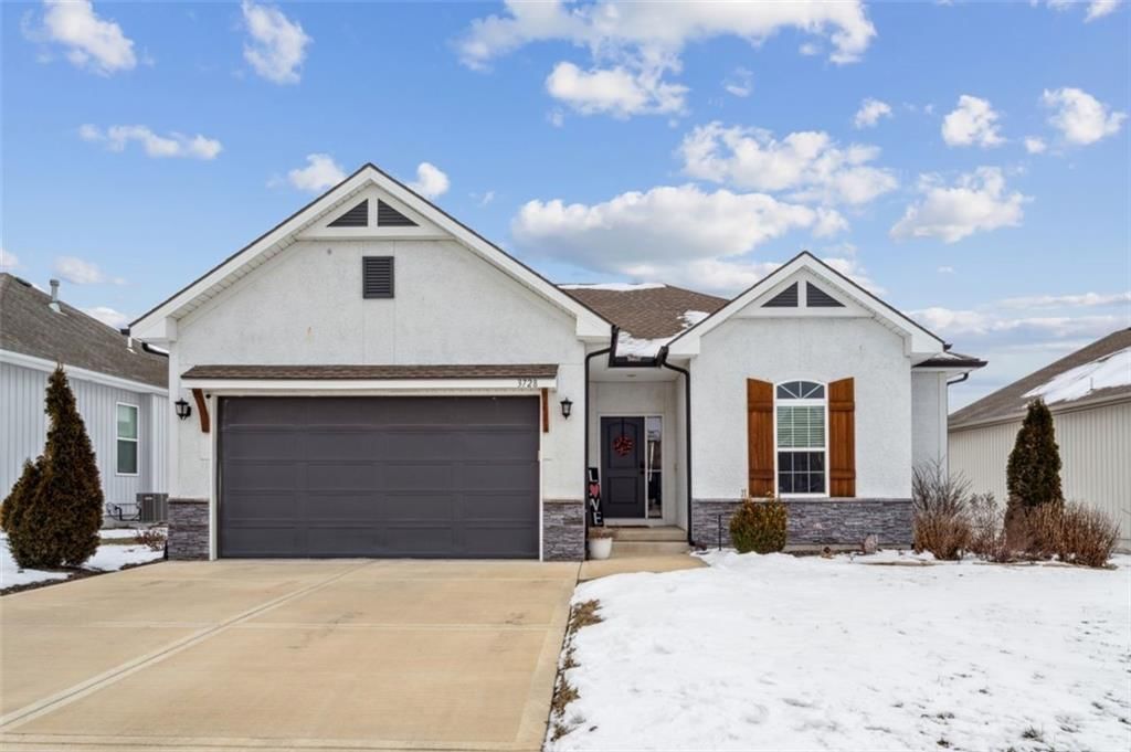 3728 NW Old Stagecoach Road, Kansas City, MO