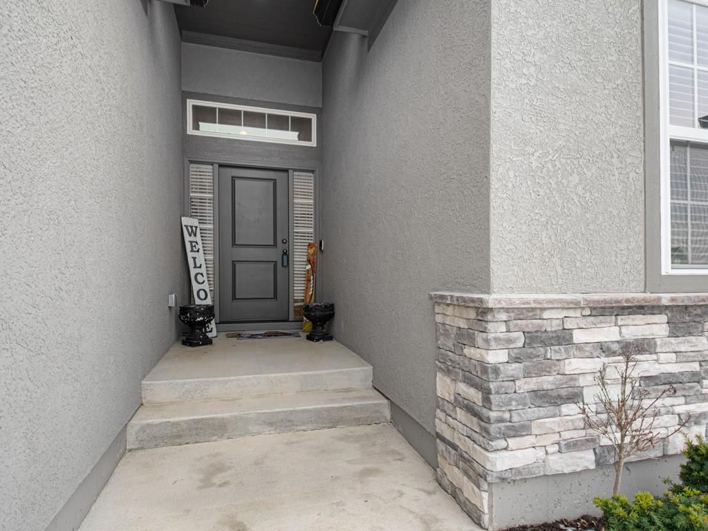 807 NE Algonquin Street — photo 2