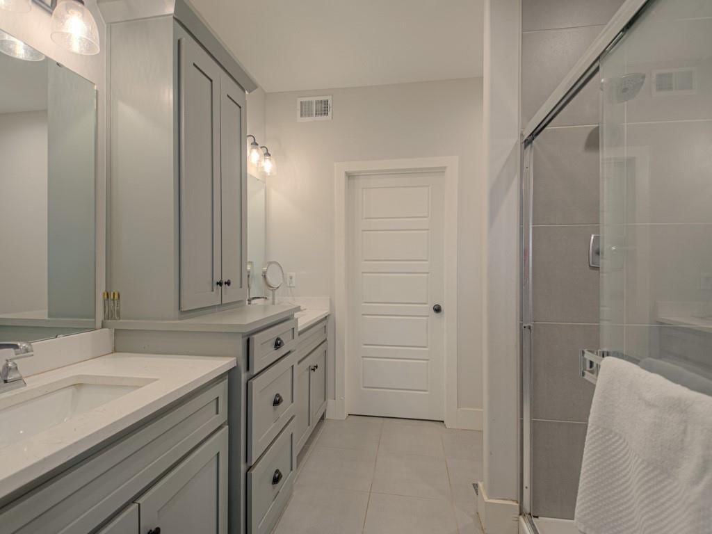 807 NE Algonquin Street — photo 15