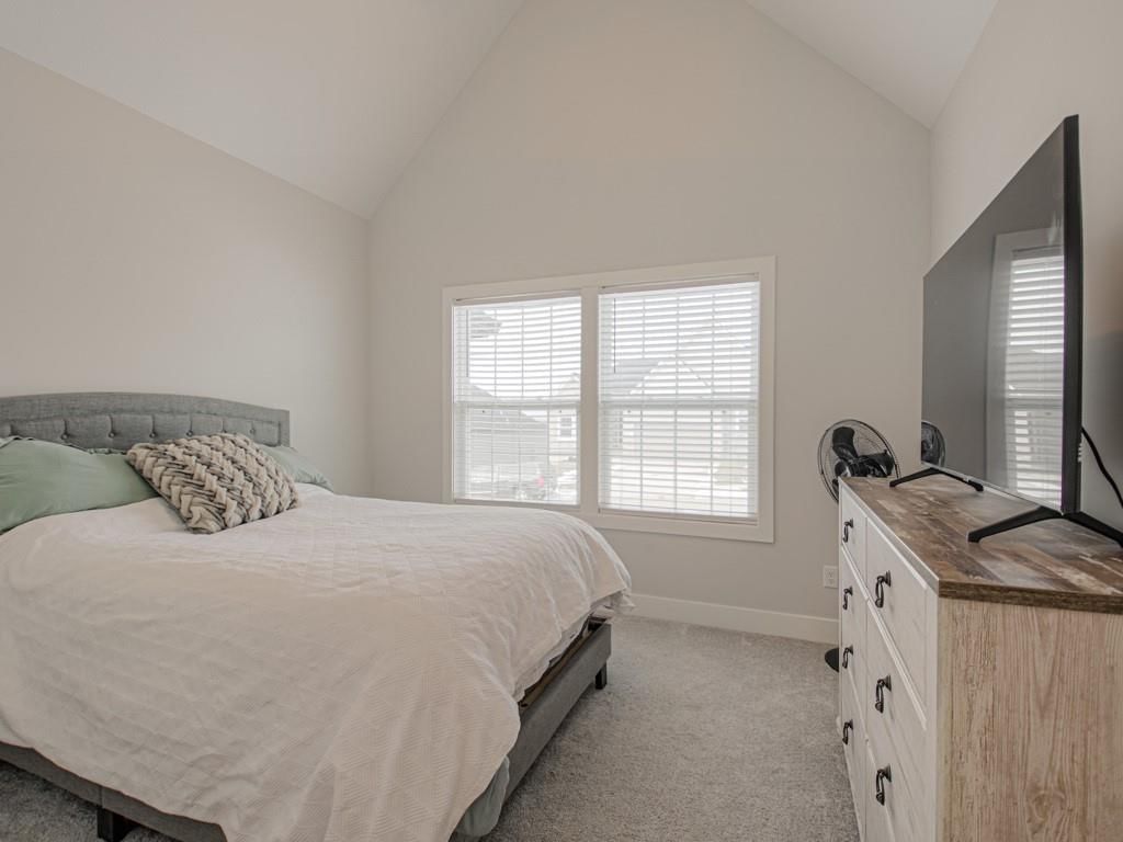 807 NE Algonquin Street — photo 17