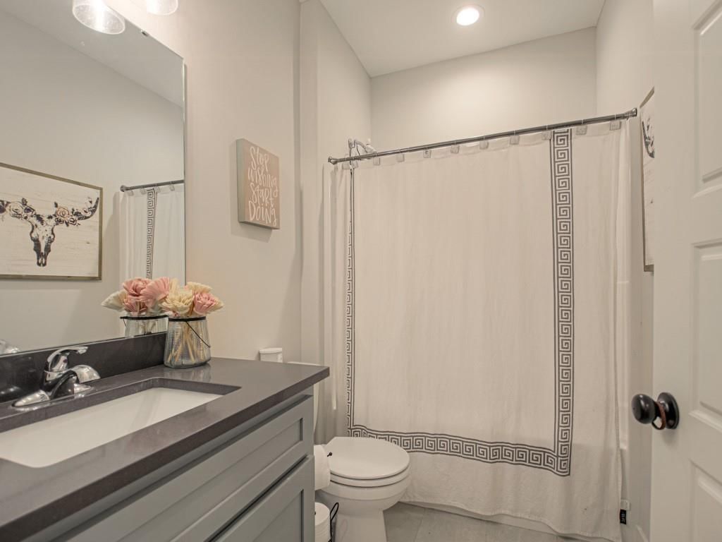 807 NE Algonquin Street — photo 19