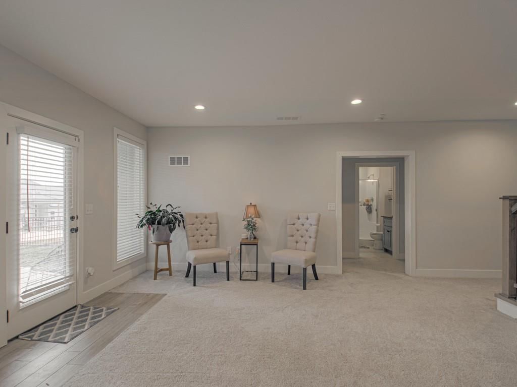 807 NE Algonquin Street — photo 23