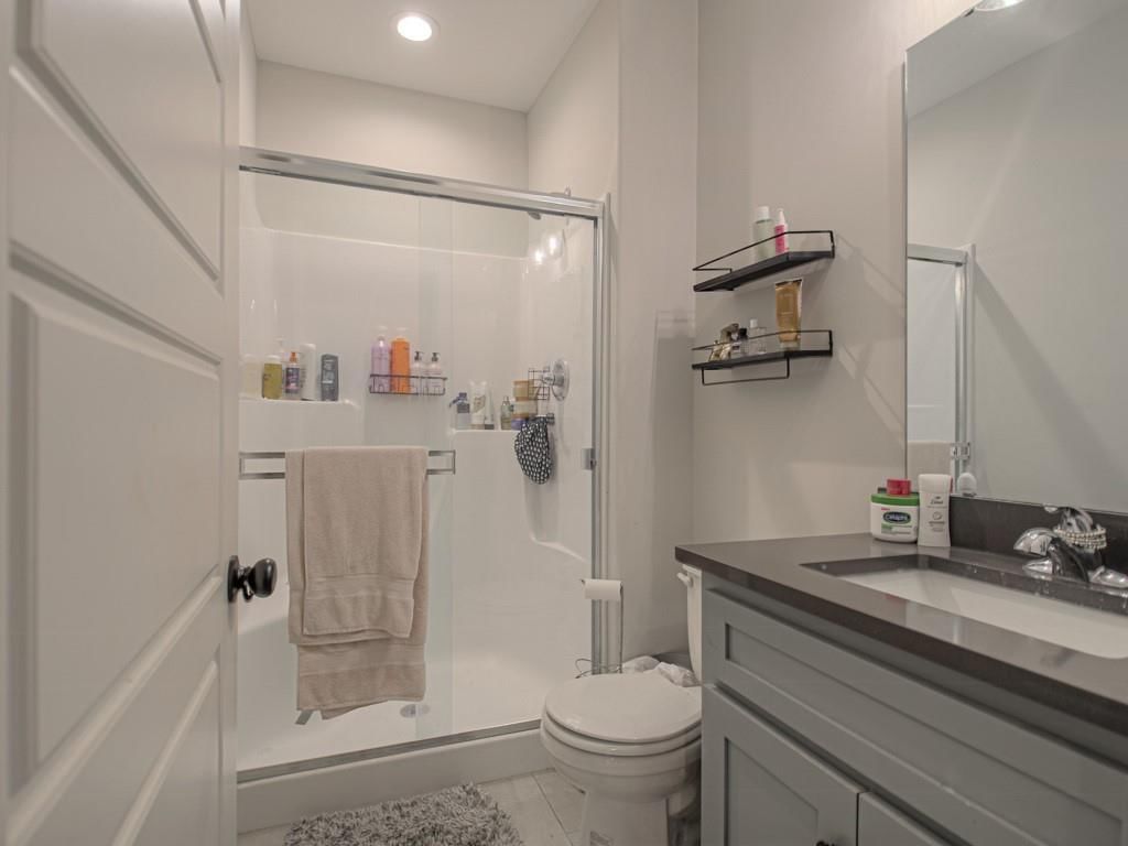 807 NE Algonquin Street — photo 27