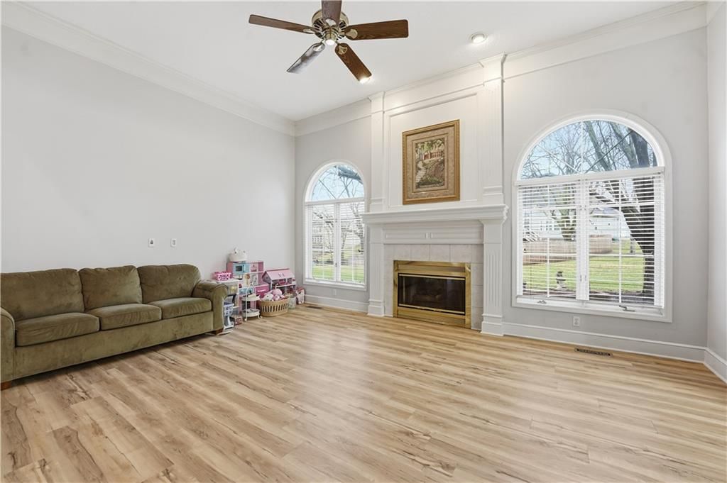 6124 N Elmwood Court — photo 8