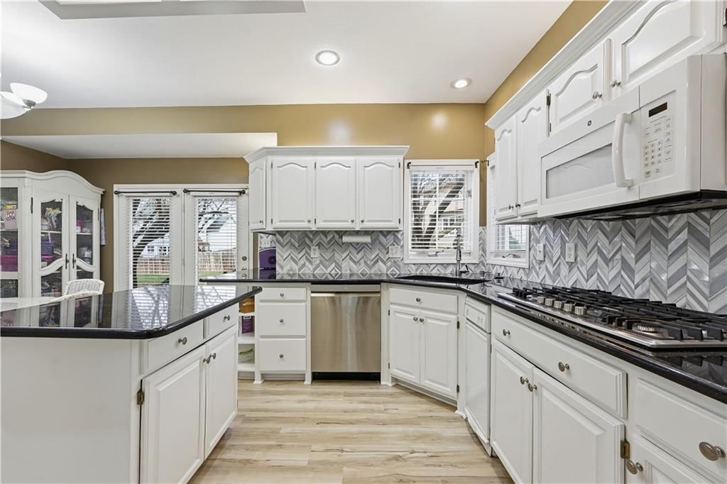 6124 N Elmwood Court — photo 15
