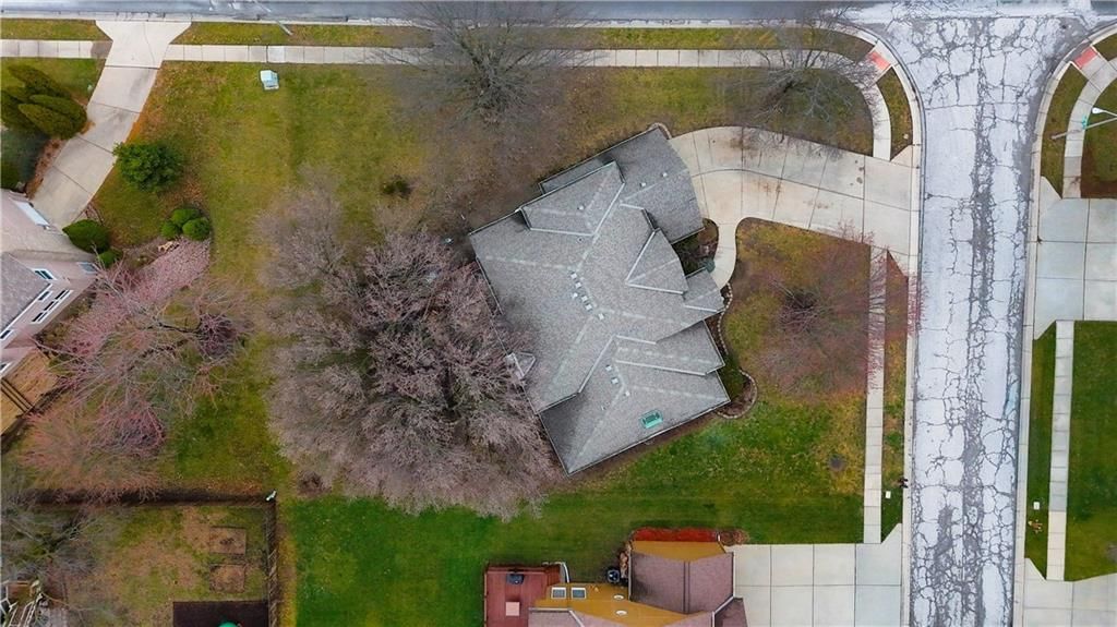 6124 N Elmwood Court — photo 59
