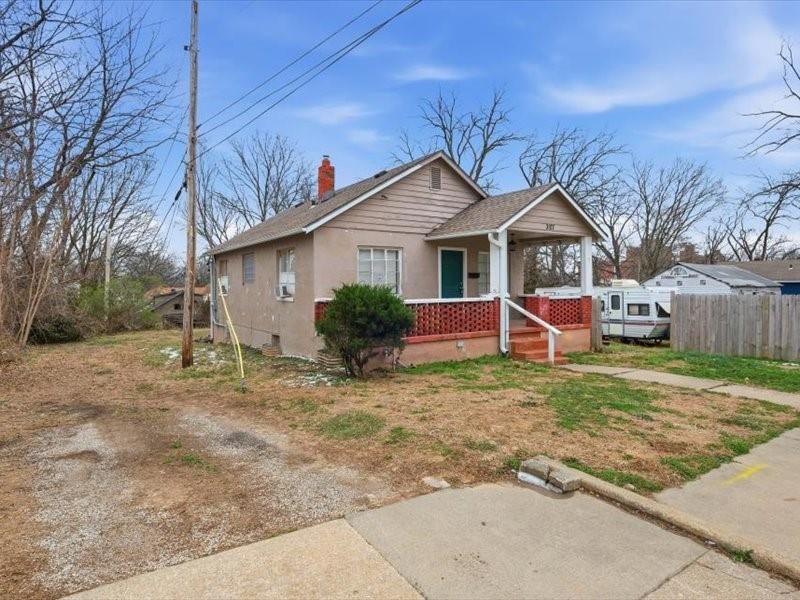 3107 Elmwood Avenue — photo 5