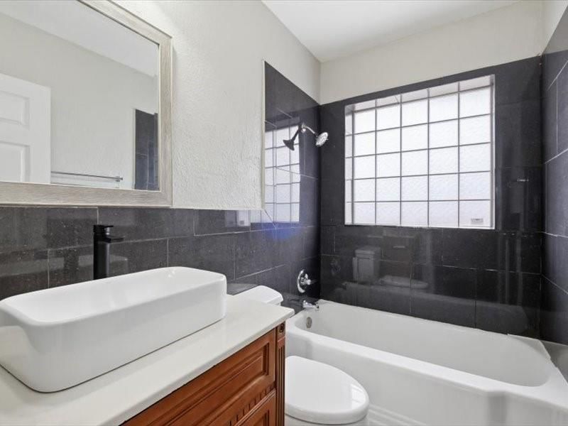3107 Elmwood Avenue — photo 20