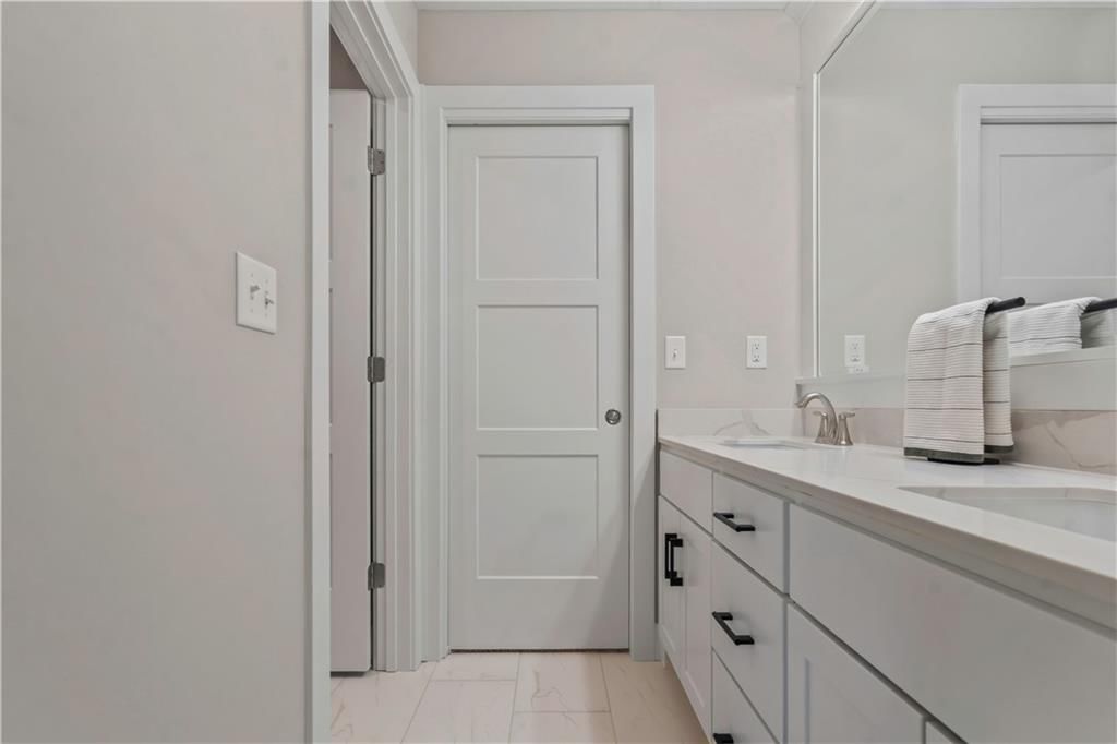 1108 SW Whispering Willow Way — photo 39