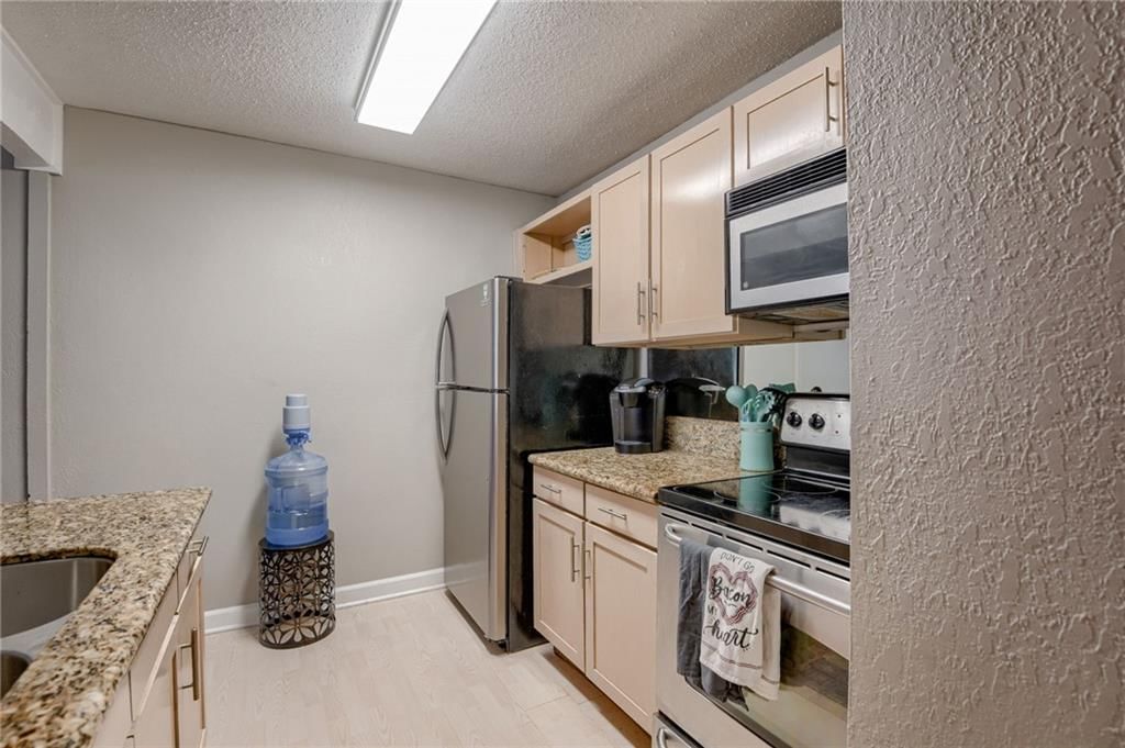 4727 Jarboe Street — photo 10