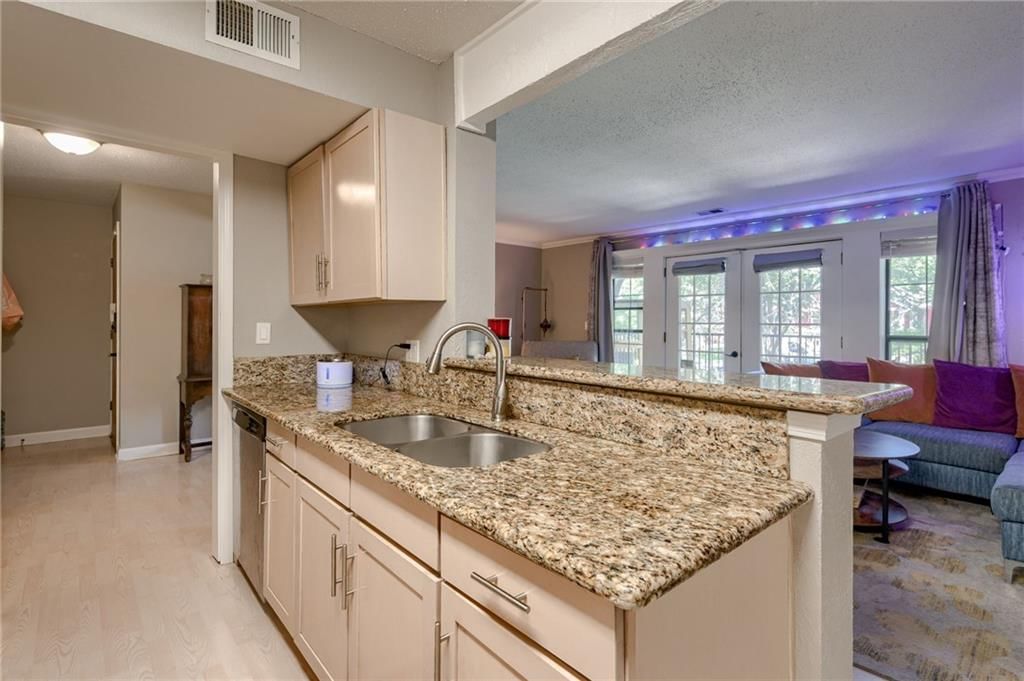 4727 Jarboe Street — photo 12