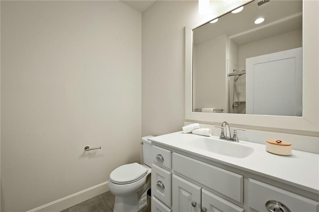 14615 Linden Street — photo 32