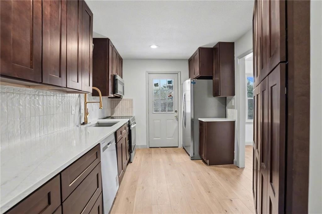 6722 W 77th Terrace — photo 11