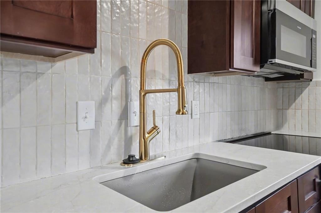 6722 W 77th Terrace — photo 12