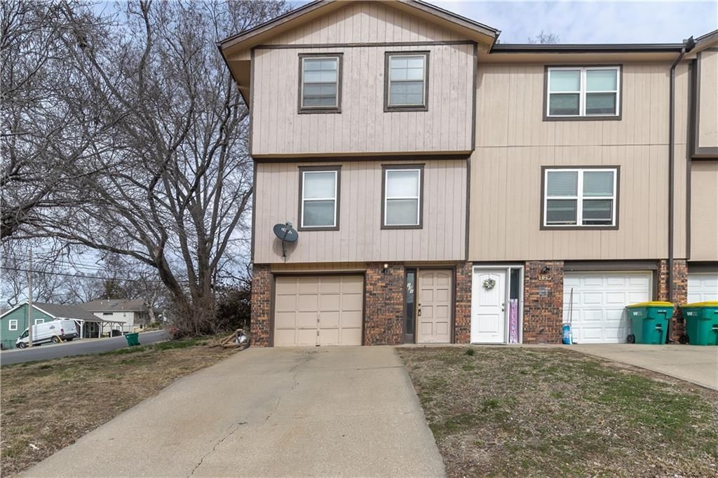 131 Kindred Avenue, Bonner Springs, KS