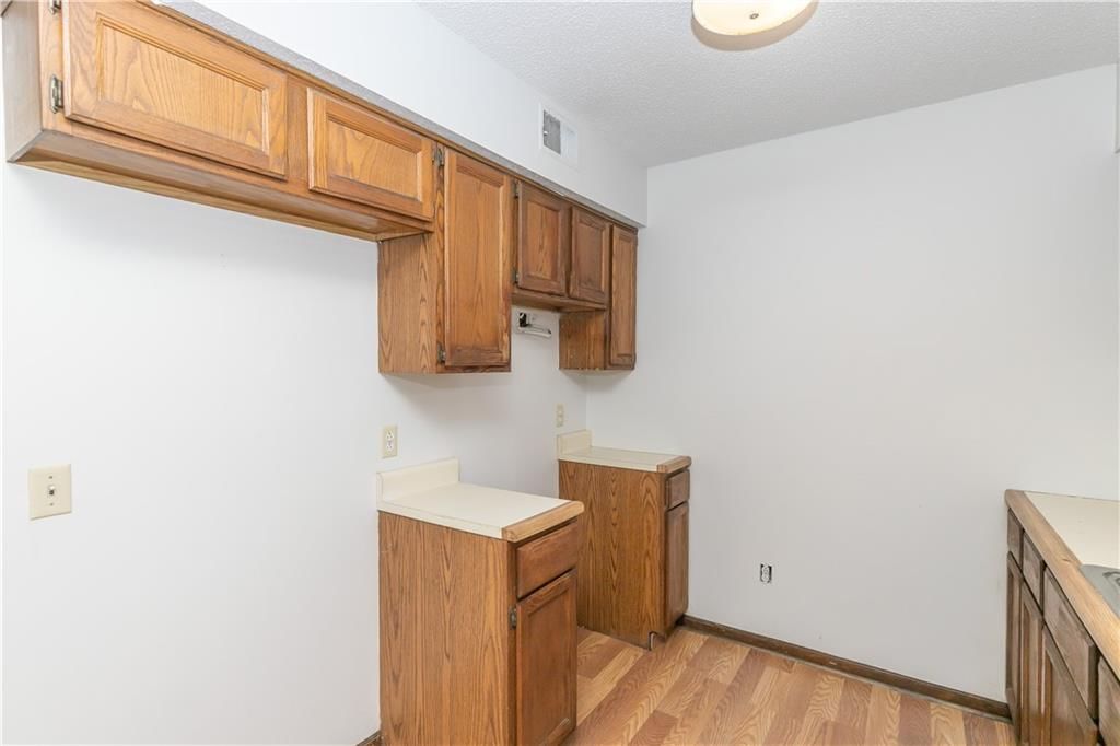 131 Kindred Avenue — photo 6