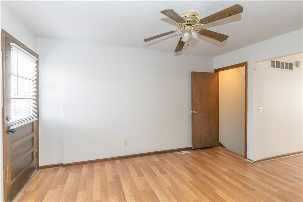 131 Kindred Avenue — photo 8
