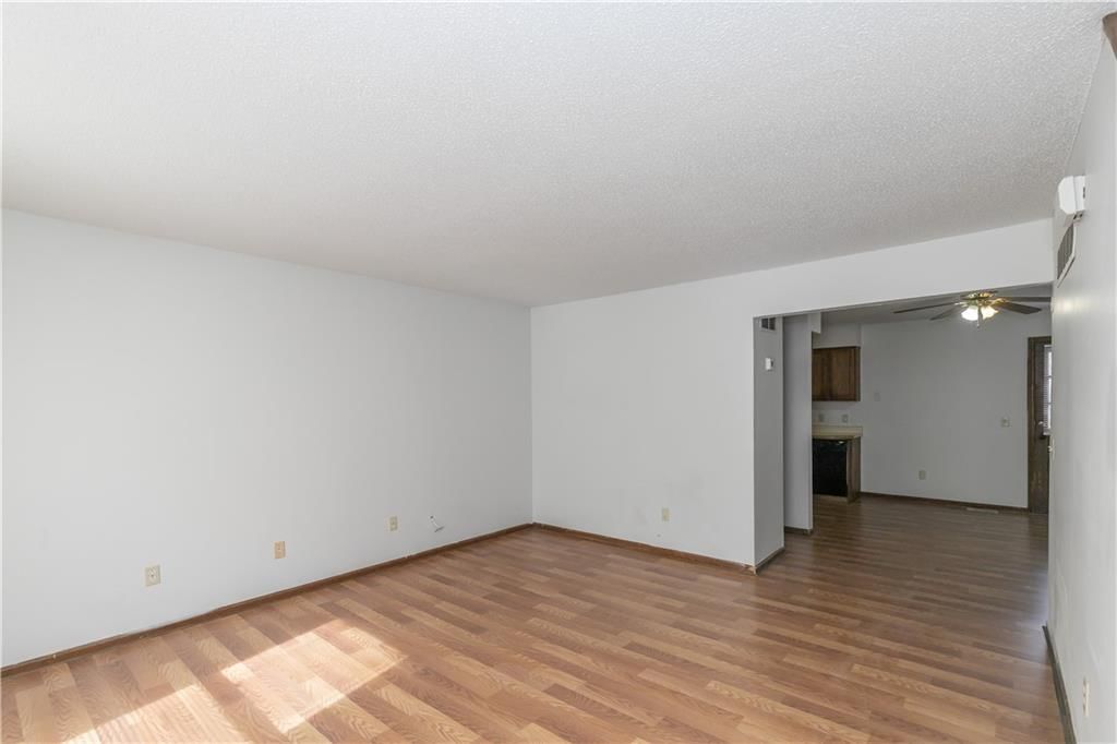 131 Kindred Avenue — photo 14