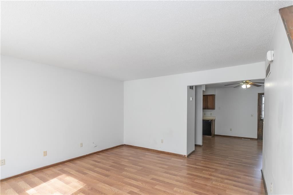 131 Kindred Avenue — photo 15