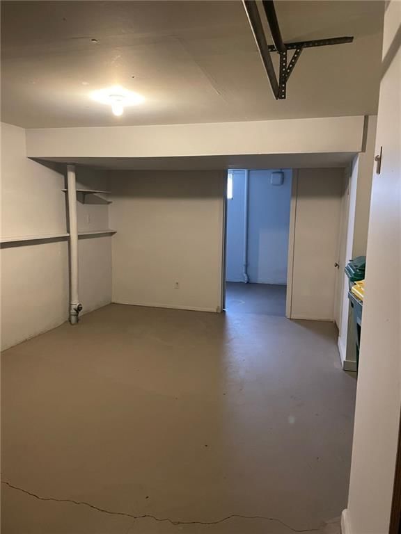 131 Kindred Avenue — photo 31