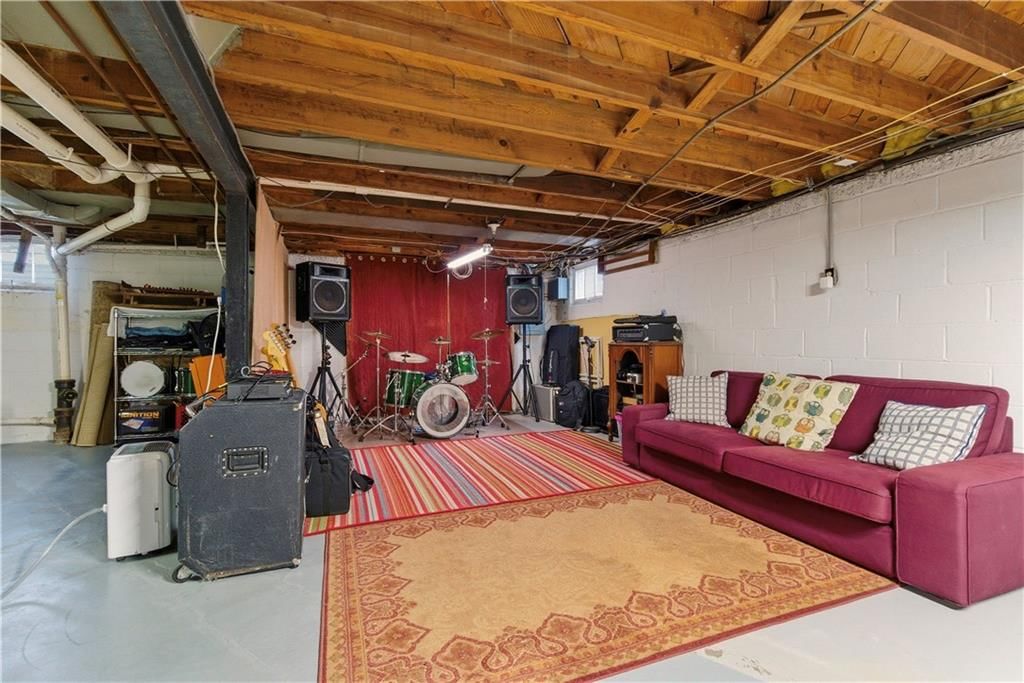 5218 N Spruce Avenue — photo 40