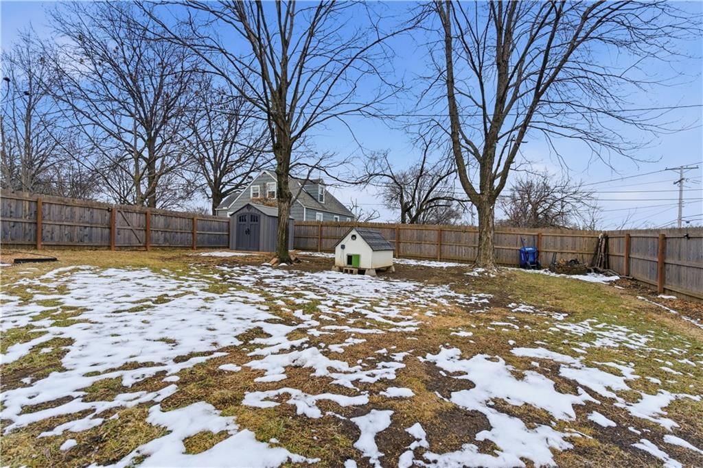 5218 N Spruce Avenue — photo 51