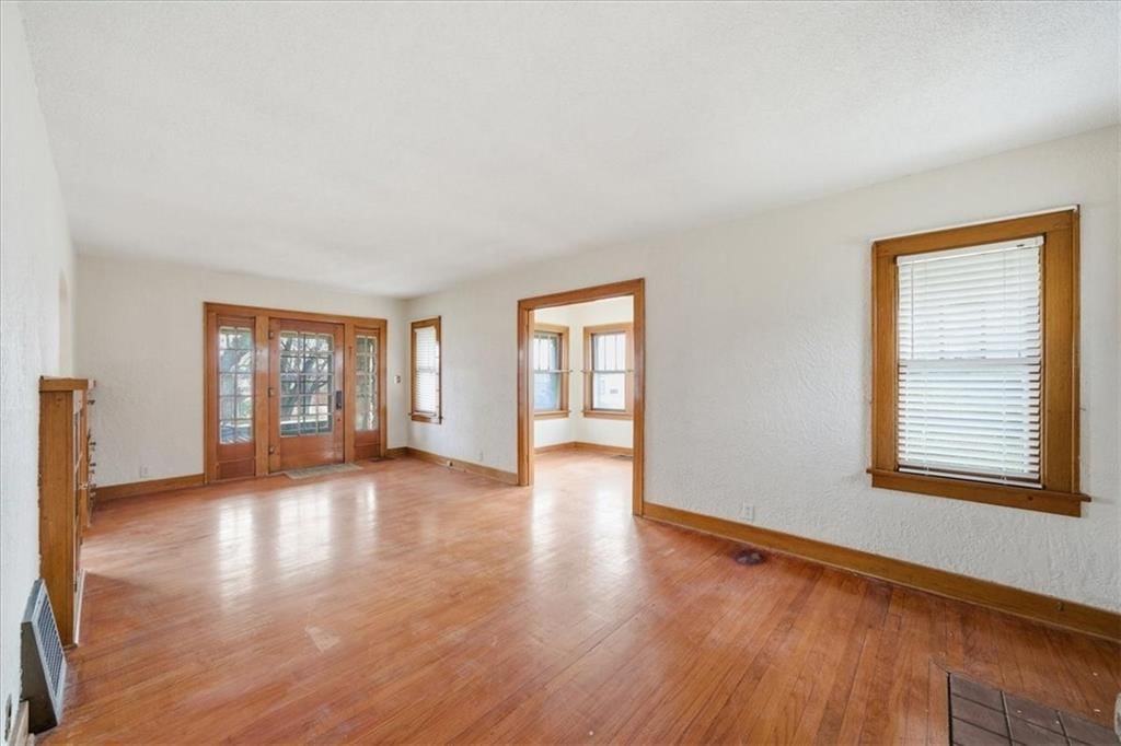 11700 Johnson Drive — photo 9