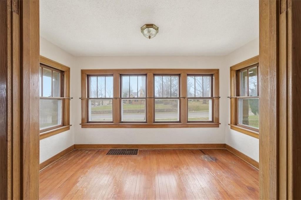 11700 Johnson Drive — photo 10
