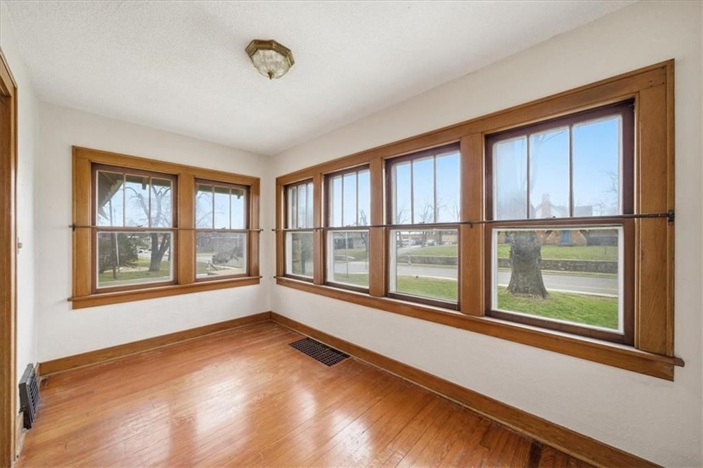 11700 Johnson Drive — photo 11