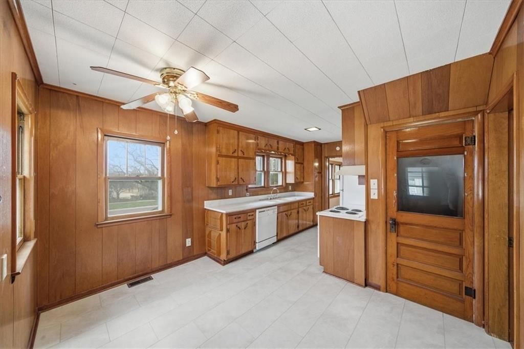 11700 Johnson Drive — photo 16