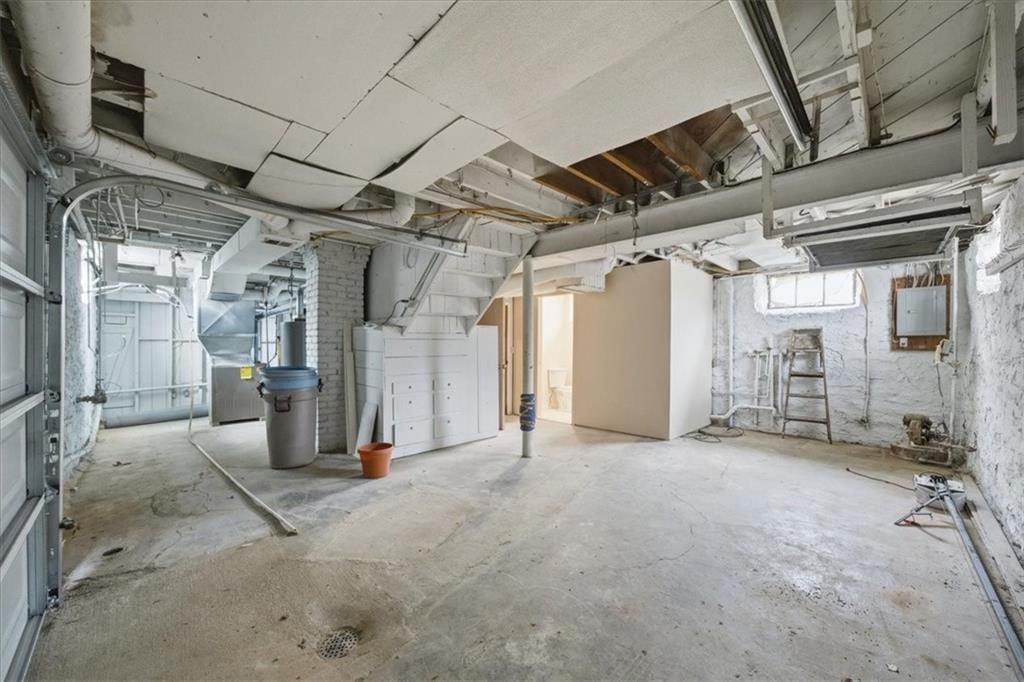11700 Johnson Drive — photo 33