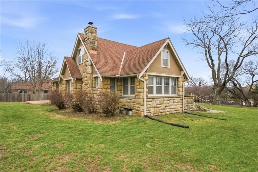 11700 Johnson Drive — photo 39