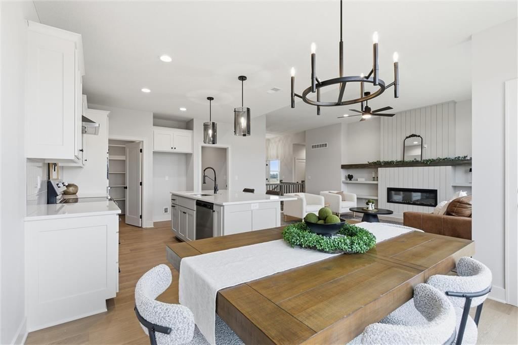16729 Pinehurst Drive — photo 17