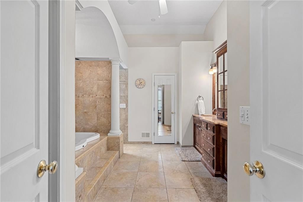 14012 Parkhill Lane — photo 28