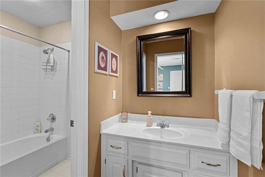 14012 Parkhill Lane — photo 36
