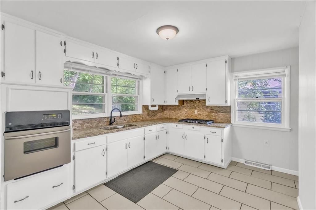 425 Maple Street — photo 9