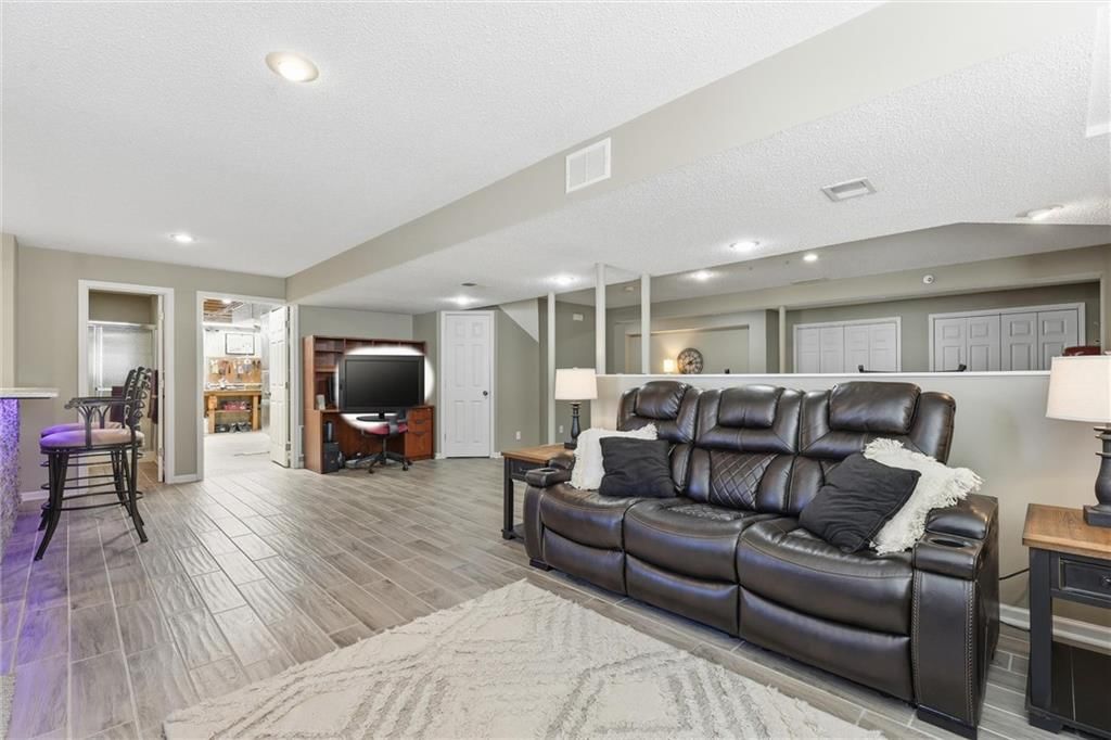 14300 Hadley Street — photo 32