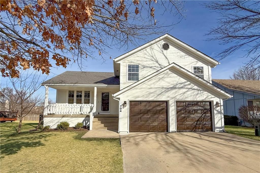 704 SE 11th Street, Lee's Summit, MO