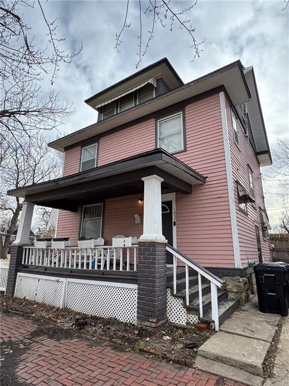 1009 SW Huntoon Street — photo 2