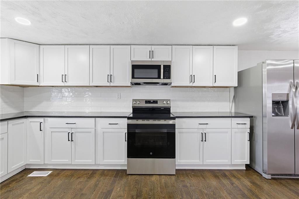 1704 Highland Drive — photo 11