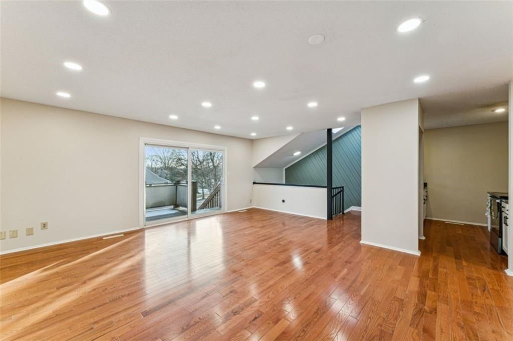 10902 Bradshaw Street — photo 3