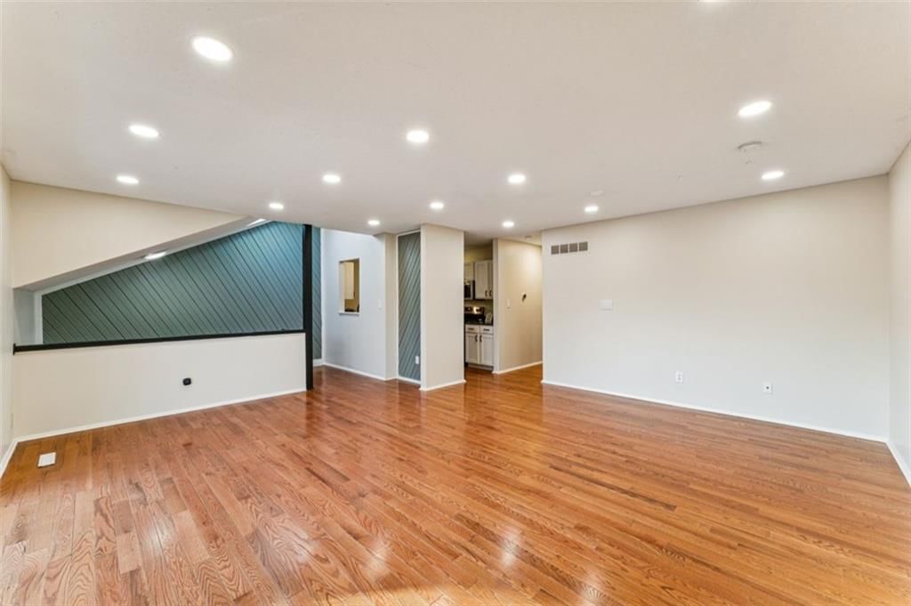10902 Bradshaw Street — photo 4