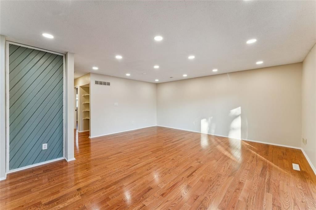 10902 Bradshaw Street — photo 5