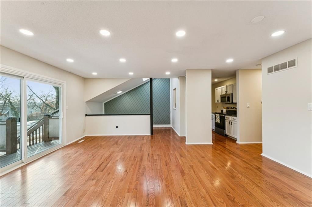 10902 Bradshaw Street — photo 6