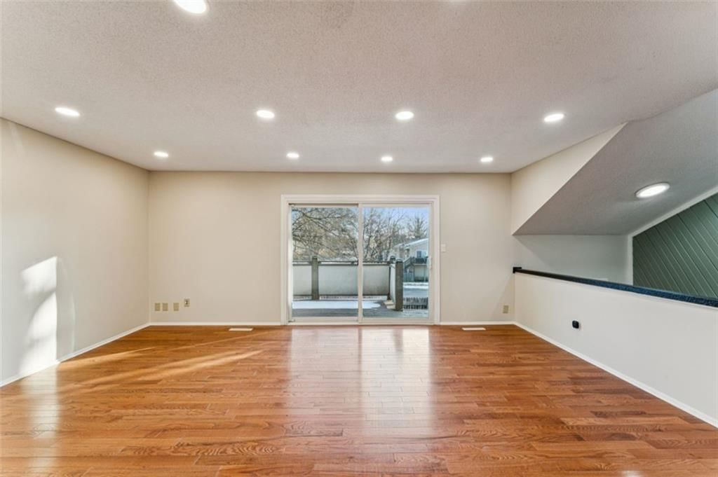10902 Bradshaw Street — photo 7