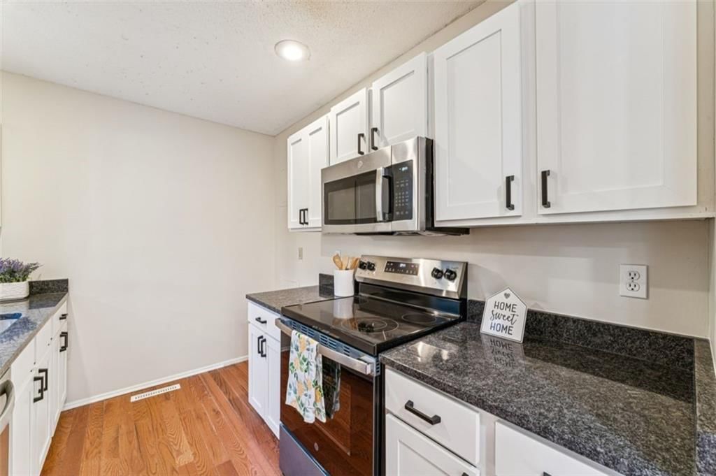 10902 Bradshaw Street — photo 11