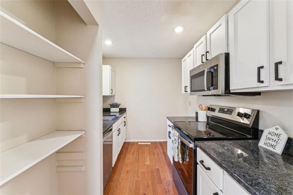 10902 Bradshaw Street — photo 12