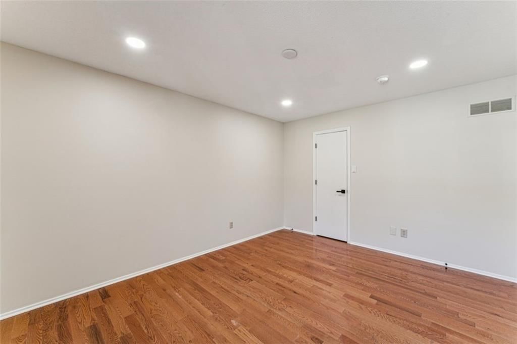 10902 Bradshaw Street — photo 14