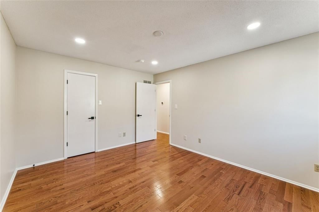 10902 Bradshaw Street — photo 15