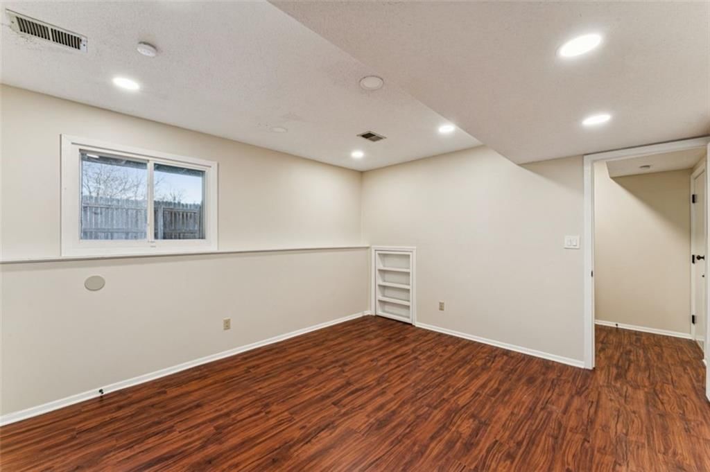 10902 Bradshaw Street — photo 22